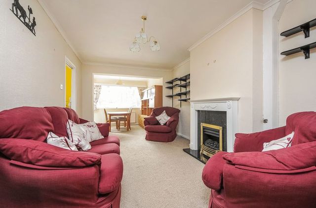  Image of 4 bedroom Semi-Detached house for sale in Parsons Mead Abingdon OX14 at Parsons Mead  Abingdon, OX14 1LL