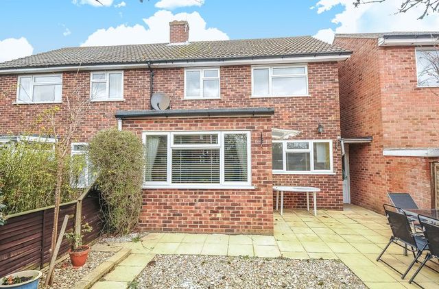  Image of 4 bedroom Semi-Detached house for sale in Parsons Mead Abingdon OX14 at Parsons Mead  Abingdon, OX14 1LL
