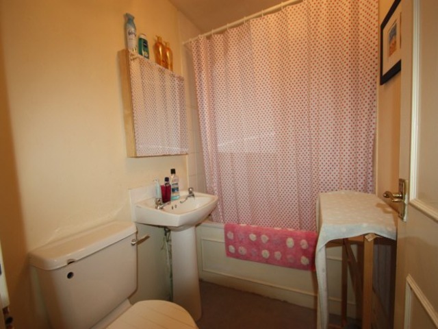  Image of 1 bedroom Flat to rent in St. Patrick Square Edinburgh EH8 at Edinburgh  Edinburgh, EH8 9EZ