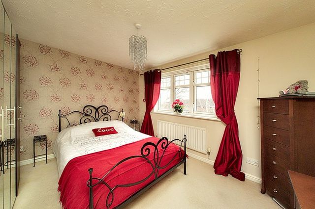  Image of 4 bedroom Detached house for sale in Peacock Close Chichester PO19 at Peacock Close  Chichester, PO19 6YD