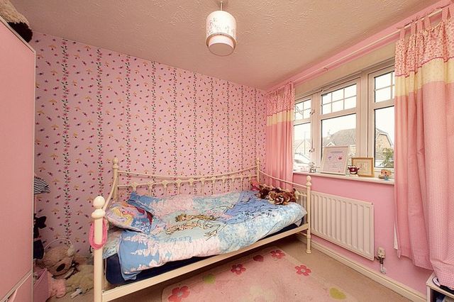  Image of 4 bedroom Detached house for sale in Peacock Close Chichester PO19 at Peacock Close  Chichester, PO19 6YD