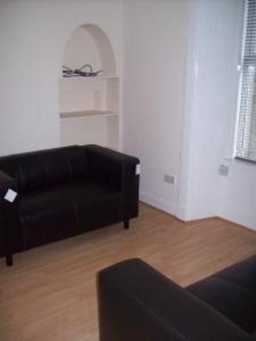  Image of 2 bedroom Flat to rent in Peddie Street Dundee DD1 at West End Dundee Dundee, DD1 5LT
