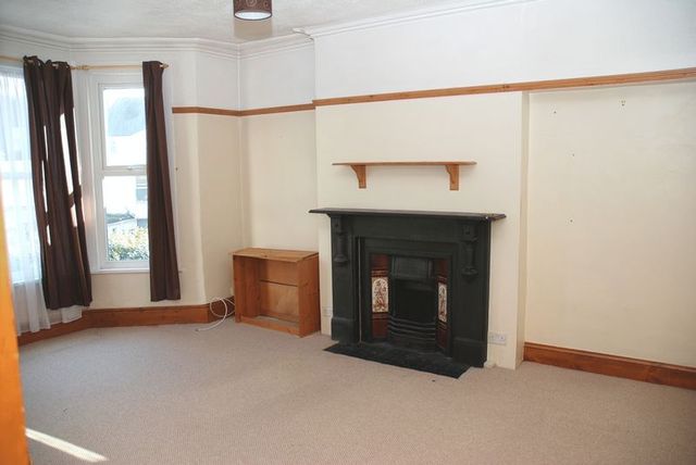  Image of 2 bedroom Flat to rent in Pentillie Road Mutley Plymouth PL4 at Pentillie Road Mutley Plymouth, PL4 6QL