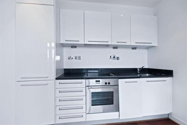  Image of 2 bedroom Flat to rent in Pentonville Road London N1 at London, N1 9LF