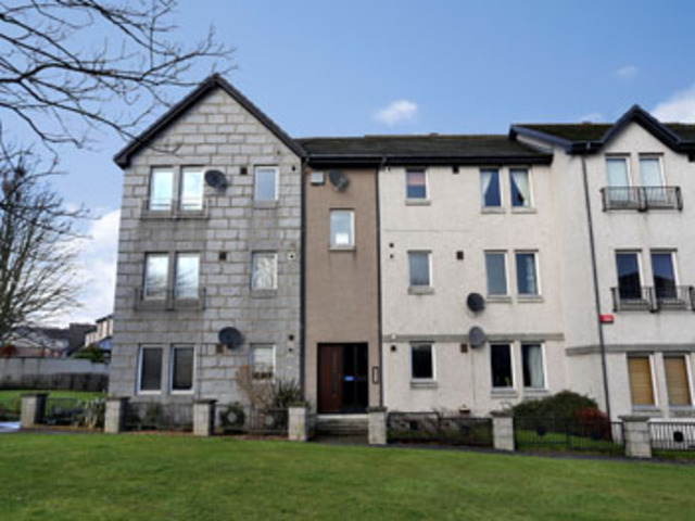  Image of 2 bedroom Flat to rent in Picktillum Place Aberdeen AB25 at City Centre Aberdeen Aberdeen, AB25 3AW