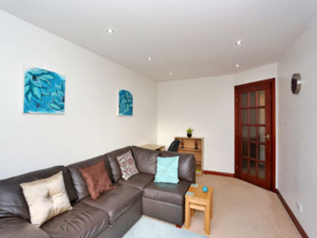  Image of 2 bedroom Flat to rent in Picktillum Place Aberdeen AB25 at City Centre Aberdeen Aberdeen, AB25 3AW