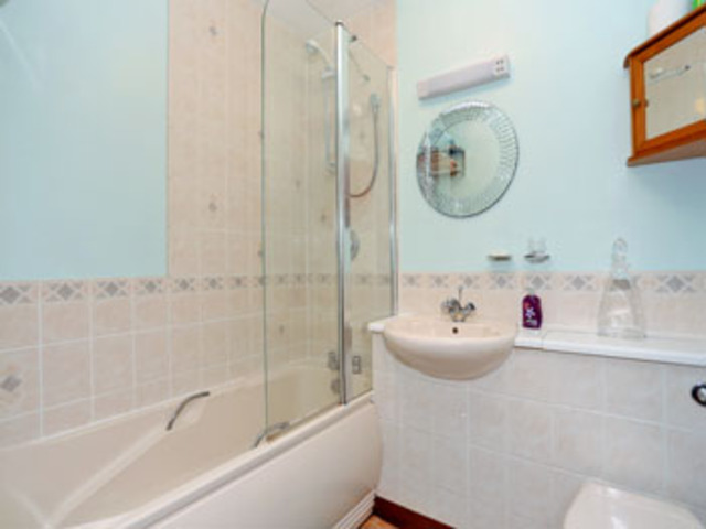  Image of 2 bedroom Flat to rent in Picktillum Place Aberdeen AB25 at City Centre Aberdeen Aberdeen, AB25 3AW