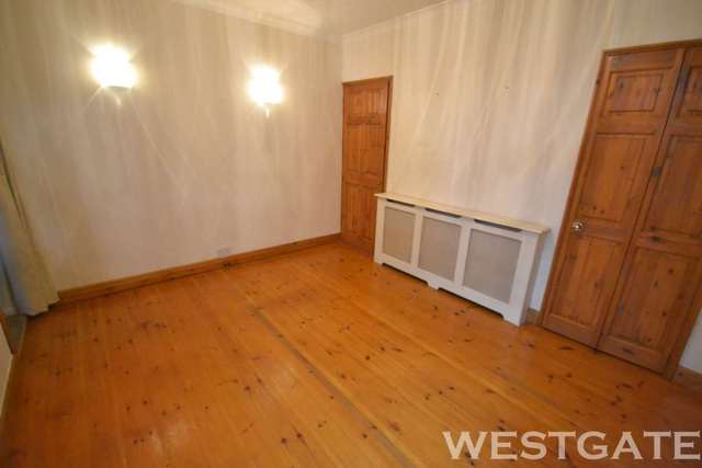  Image of 4 bedroom Terraced house to rent in Pitcroft Avenue Earley Reading RG6 at Pitcroft Avenue  Reading, RG6 1NN