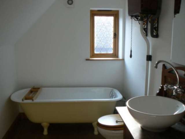  Image of 3 bedroom Cottage to rent in Main Street Grendon Underwood Aylesbury HP18 at Main Street Main Street Grendon Underwood, HP18 0SJ