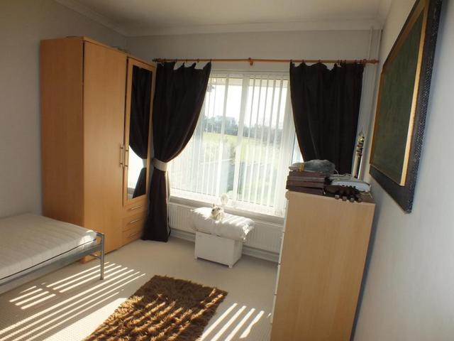  Image of 3 bedroom Bungalow for sale in Pond Meadow Steynton Milford Haven SA73 at Steynton Milford Haven Steynton, SA73 1HB