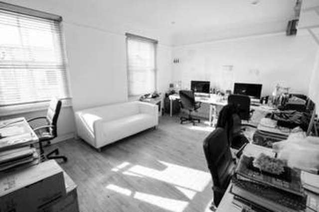  Image of Detached house to rent in Portobello Road London W11 at Notting Hill W11 London, W11 1LL