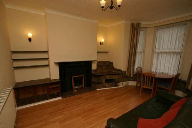  Image of 2 bedroom Flat to rent in Prince Maurice Road Mutley Plymouth PL4 at Prince Maurice Road Lipson Plymouth, PL4 7LL