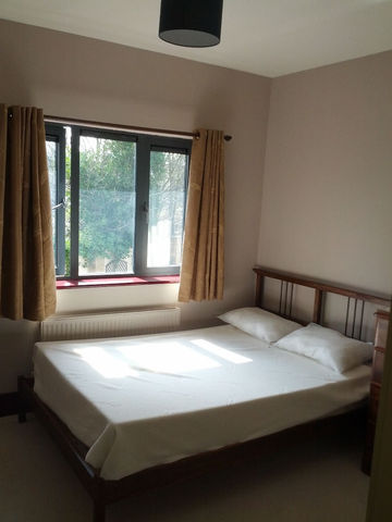  Image of 2 bedroom Flat to rent in Putney Bridge Road London SW18 at Putney, London, SW18 1NG
