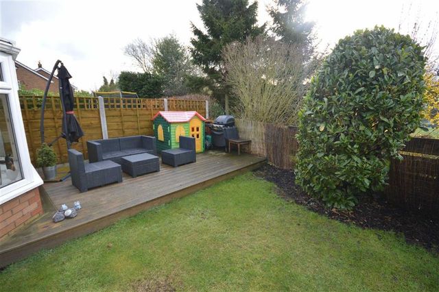  Image of 4 bedroom Property for sale in Ravenswood Drive Cheadle Hulme Cheadle SK8 at Ravenswood Drive Stockport Stockport, SK8 7DZ