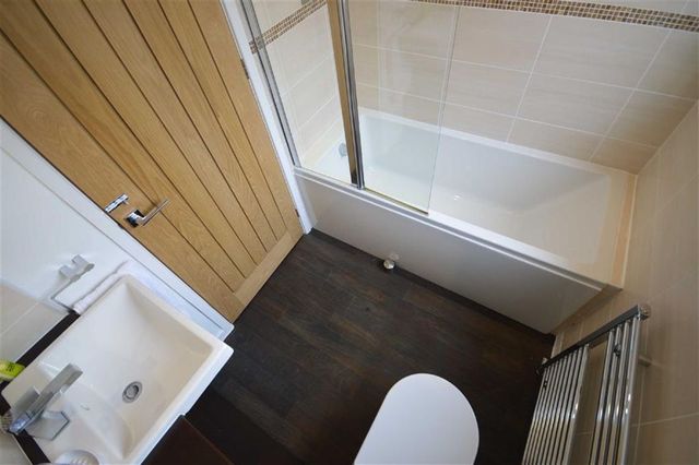  Image of 4 bedroom Property for sale in Ravenswood Drive Cheadle Hulme Cheadle SK8 at Ravenswood Drive Stockport Stockport, SK8 7DZ