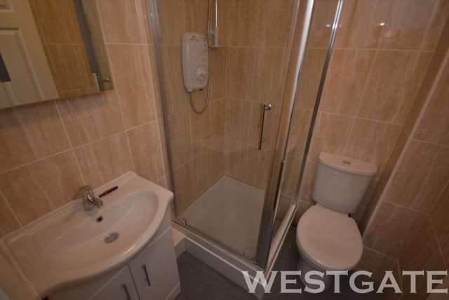  Image of 1 bedroom House Share to rent in Northumberland Avenue Reading RG2 at Northumberland Avenue Reading Reading, RG2 7PN