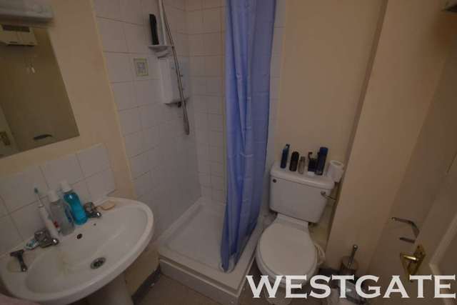  Image of 1 bedroom House Share to rent in Northumberland Avenue Reading RG2 at Northumberland Avenue Reading Reading, RG2 7PN