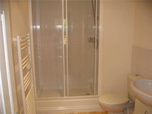  Image of 2 bedroom Flat to rent in Woodcote Road Wallington SM6 at 91 Woodcote Road  Surrey, SM6 0PU
