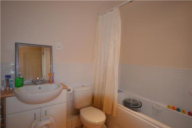  Image of 2 bedroom Flat to rent in Woodcote Road Wallington SM6 at 91 Woodcote Road  Surrey, SM6 0PU