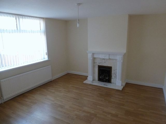  Image of 2 bedroom Flat to rent in Relton Avenue Newcastle upon Tyne NE6 at Relton Avenue Array Byker, NE6 2TH