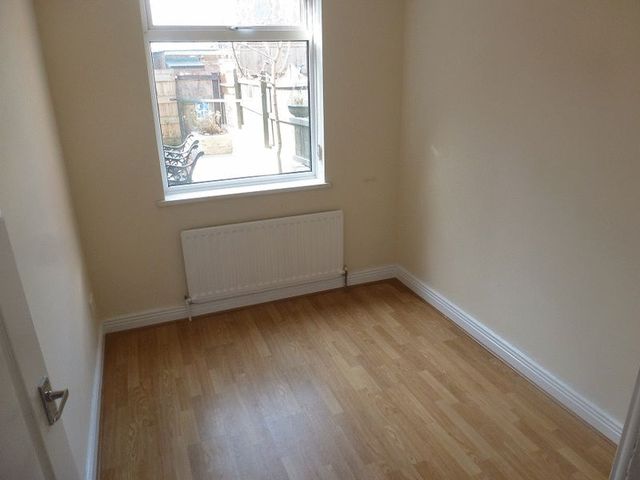  Image of 2 bedroom Flat to rent in Relton Avenue Newcastle upon Tyne NE6 at Relton Avenue Array Byker, NE6 2TH