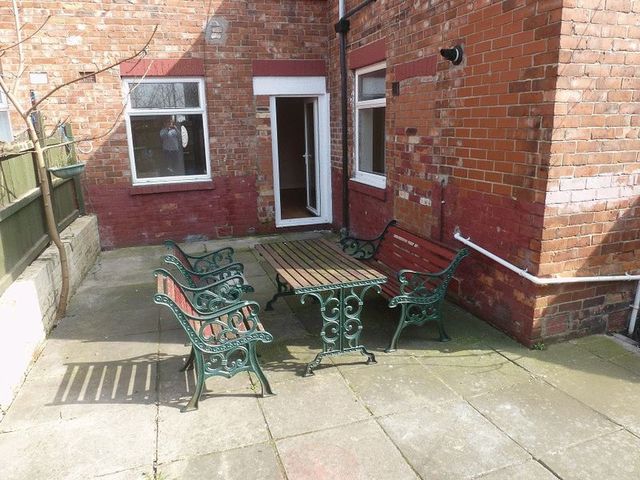  Image of 2 bedroom Flat to rent in Relton Avenue Newcastle upon Tyne NE6 at Relton Avenue Array Byker, NE6 2TH