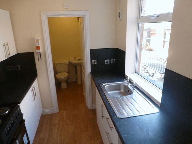  Image of 2 bedroom Flat to rent in Relton Avenue Newcastle upon Tyne NE6 at Relton Avenue Array Byker, NE6 2TH