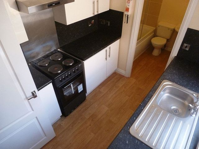  Image of 2 bedroom Flat to rent in Relton Avenue Newcastle upon Tyne NE6 at Relton Avenue Array Byker, NE6 2TH