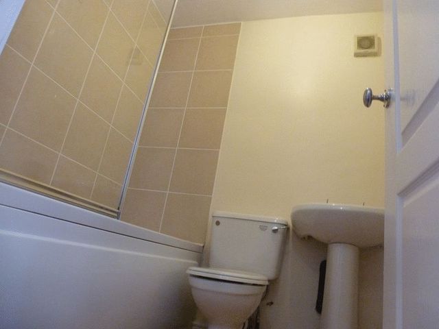  Image of 2 bedroom Flat to rent in Relton Avenue Newcastle upon Tyne NE6 at Relton Avenue Array Byker, NE6 2TH