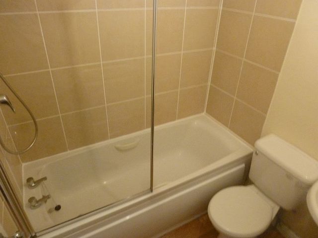  Image of 2 bedroom Flat to rent in Relton Avenue Newcastle upon Tyne NE6 at Relton Avenue Array Byker, NE6 2TH