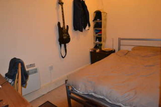  Image of 3 bedroom Flat to rent in Riga Mews London E1 at Commercial Road  Aldgate, E1 1LL