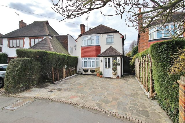  Image of 3 bedroom Detached house for sale in Rosehill Avenue Horsell Woking GU21 at Horsell Surrey Horsell, GU21 4SD