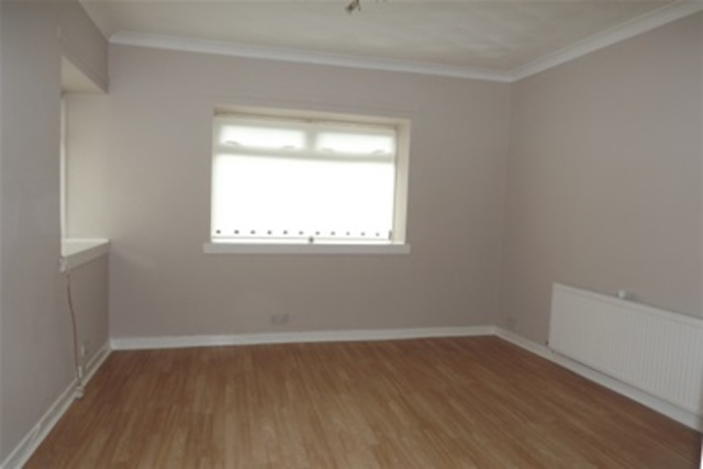  Image of 2 bedroom Flat to rent in Royal Street Gourock PA19 at Gourock Inverclyde Inverclyde, PA19 1PW