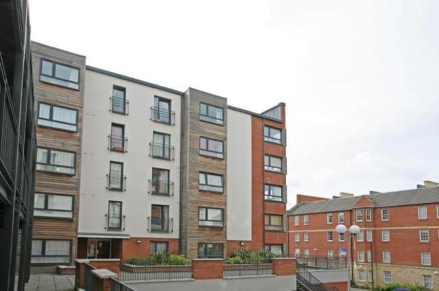  Image of 2 bedroom Flat to rent in Salamander Court Edinburgh EH6 at Leith Edinburgh Edinburgh, EH6 7JP