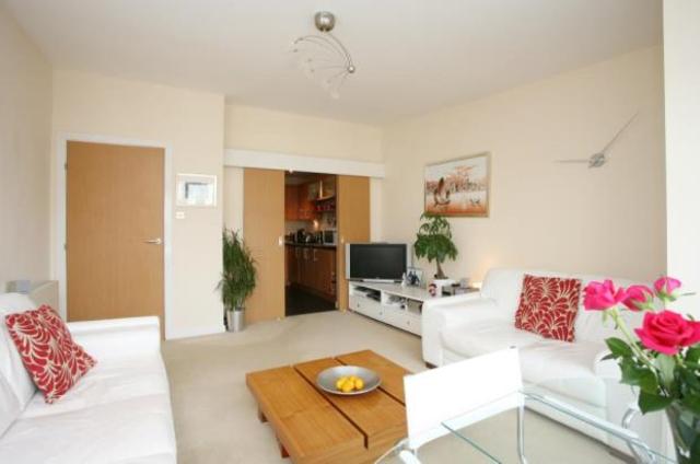  Image of 2 bedroom Flat to rent in Salamander Court Edinburgh EH6 at Leith Edinburgh Edinburgh, EH6 7JP