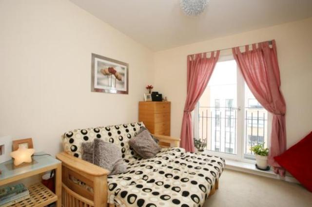  Image of 2 bedroom Flat to rent in Salamander Court Edinburgh EH6 at Leith Edinburgh Edinburgh, EH6 7JP