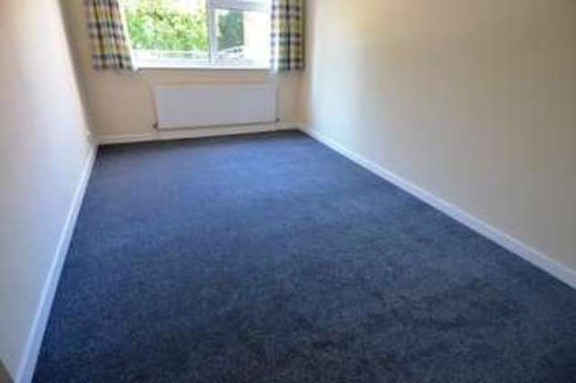 Image of 2 bedroom Flat to rent in Salisbury Close Moseley Birmingham B13 at Salisbury Close Moseley BIRMINGHAM, B13 8JX
