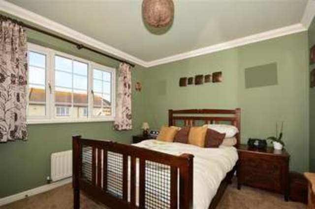  Image of 4 bedroom End of Terrace for sale in Sanderling Way Iwade Sittingbourne ME9 at Sittingbourne Kent Sittingbourne, ME9 8TE