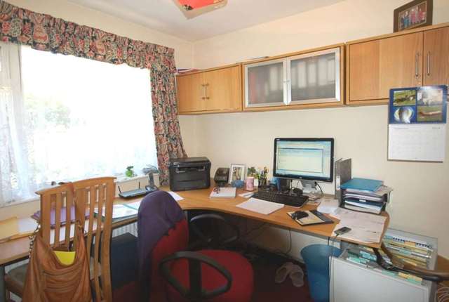  Image of 3 bedroom Semi-Detached house to rent in Deanfield Close Saunderton High Wycombe HP14 at Deanfield Close Saunderton High Wycombe, HP14 4HT