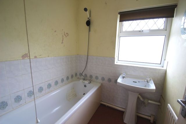  Image of 3 bedroom Semi-Detached house for sale in Selside Brownsover Rugby CV21 at Selside  Rugby, CV21 1PG
