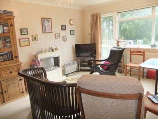  Image of 1 bedroom Flat for sale in Selwyn Road Eastbourne BN21 at 29 Selwyn Road  Eastbourne, BN21 2LF