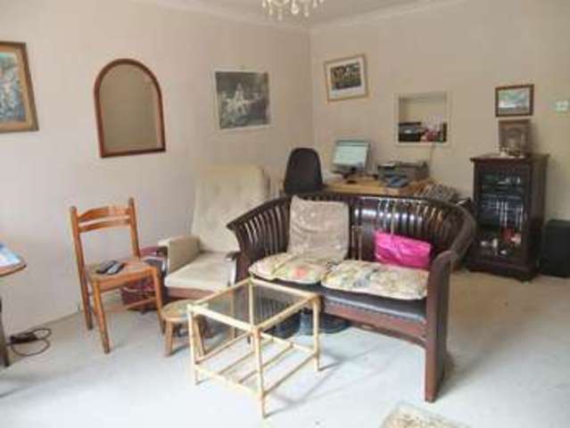  Image of 1 bedroom Flat for sale in Selwyn Road Eastbourne BN21 at 29 Selwyn Road  Eastbourne, BN21 2LF
