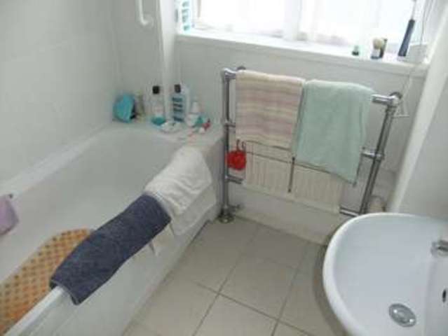  Image of 1 bedroom Flat for sale in Selwyn Road Eastbourne BN21 at 29 Selwyn Road  Eastbourne, BN21 2LF