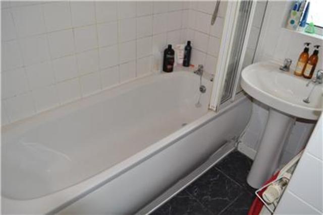  Image of 2 bedroom Semi-Detached house to rent in Hollington Old Lane St. Leonards-on-Sea TN38 at East Sussex, TN38 9DR