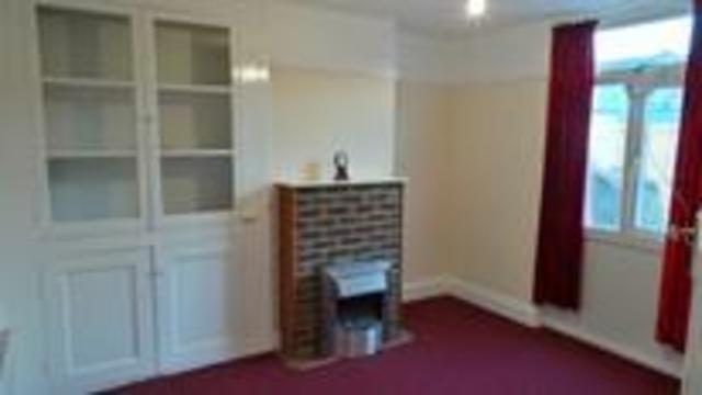  Image of 3 bedroom End of Terrace to rent in Seymour Road Northfleet Gravesend DA11 at Northfeet  Gravesend, DA11 7BW