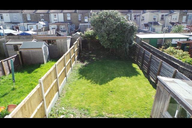  Image of 3 bedroom End of Terrace to rent in Seymour Road Northfleet Gravesend DA11 at Northfeet  Gravesend, DA11 7BW
