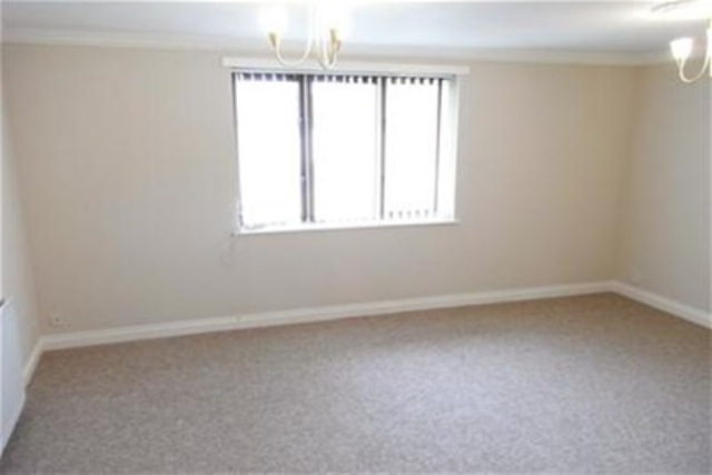  Image of 2 bedroom Flat to rent in Shawhill Road Shawlands Glasgow G41 at Shawlands Glasgow Glasgow, G41 3RW
