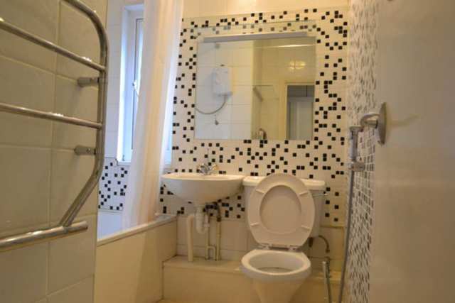  Image of Studio flat to rent in Shepherds Bush Road London W6 at Shepherds Bush Road  London, W6 7PB