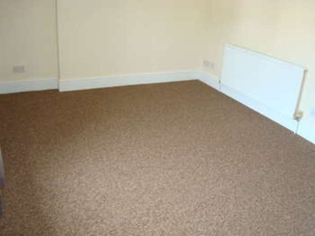  Image of 1 bedroom Flat to rent in Sherwell Lane Torquay TQ2 at Chelston Torquay Cockington, TQ2 6BG