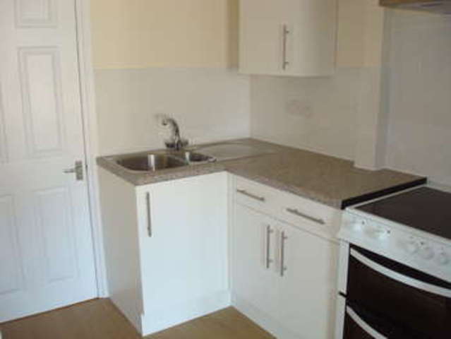  Image of 1 bedroom Flat to rent in Sherwell Lane Torquay TQ2 at Chelston Torquay Cockington, TQ2 6BG